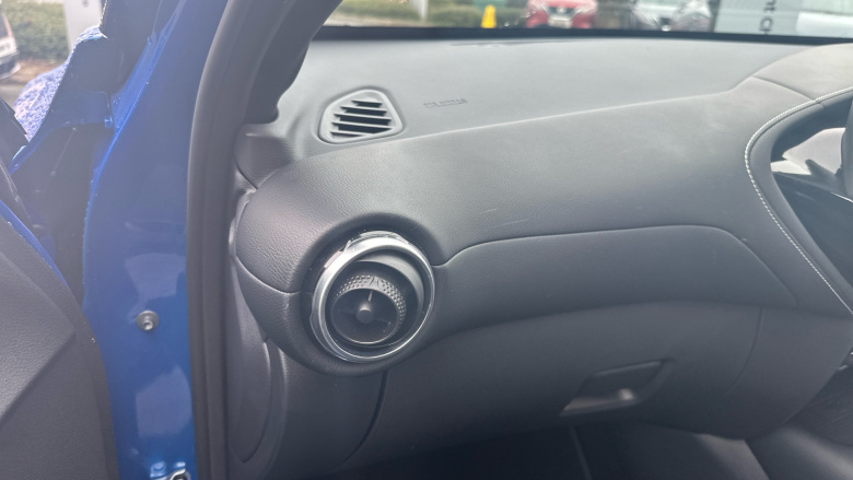 Nissan Juke 1.0 DiG-T Tekna 5dr DCT Petrol Hatchback